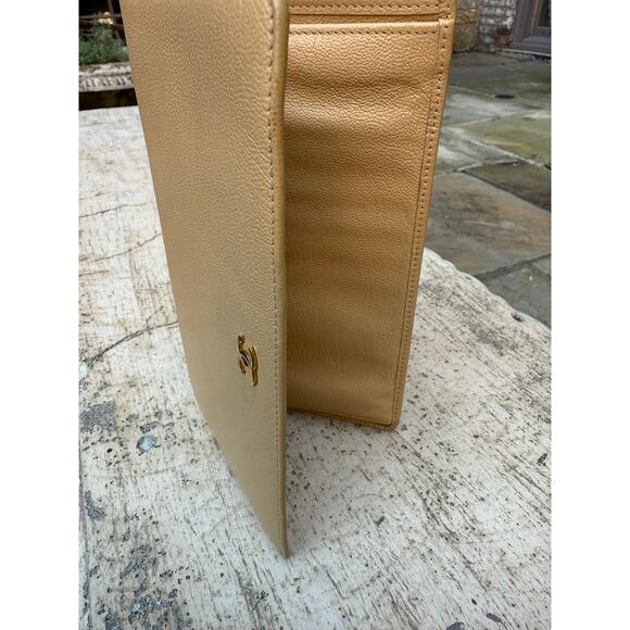 CHANEL CAVIAR LEATHER WALLET IN BEIGE - Picture 2 of 10